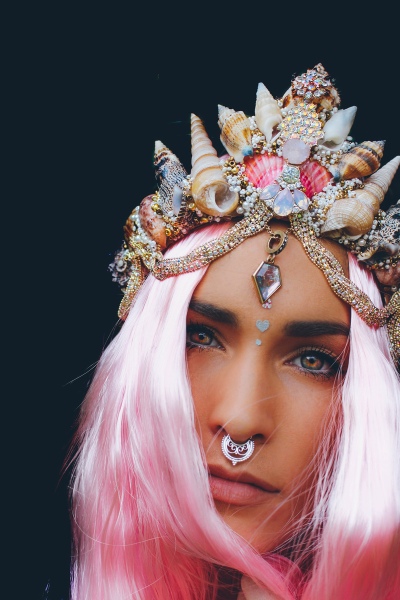 Illustration for article titled These Elaborate Seashell Crowns Are Perfect for a Mermaid Queen